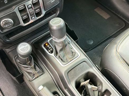 Used 2021 Jeep Gladiator Overland AWD/4WD image 26