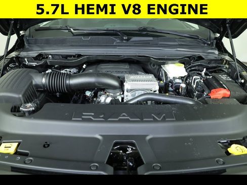 New 2026 RAM 1500 4x4 Crew Cab image 2