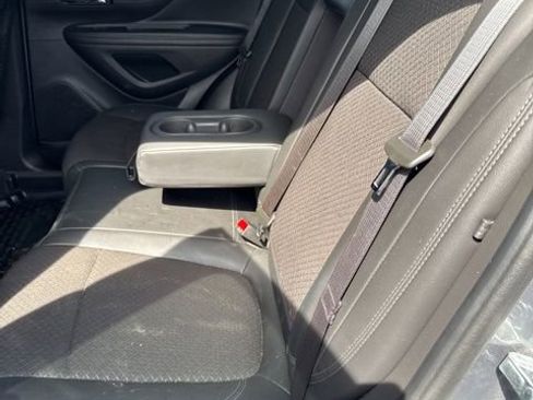 Used 2020 Buick Encore Preferred AWD/4WD image 20