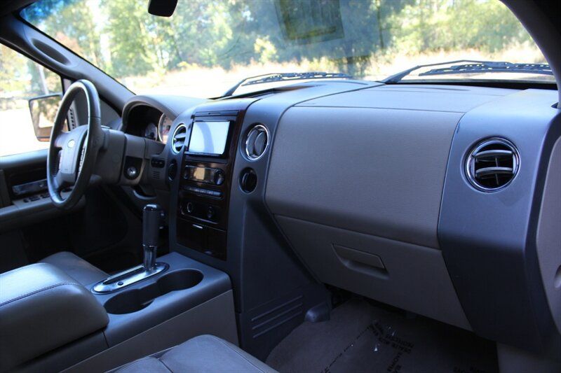 Used 2005 Ford F150 Lariat AWD/4WD image 18