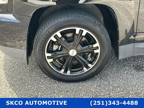 Used 2017 GMC Terrain SLE w/ Nightfall Package image 9