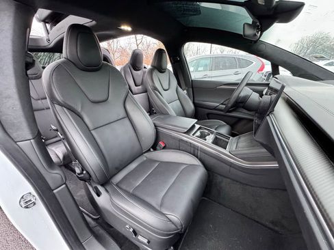 Used 2023 Tesla Model X Plaid image 19