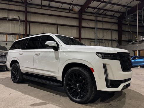 Used 2021 Cadillac Escalade Sport w/ LPO, ONYX Package image 1