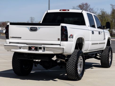 Used 2006 Chevrolet Silverado 2500 LT w/ Heavy-Duty Power Package image 19