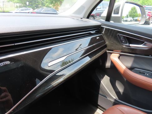 Used 2023 Audi Q7 3.0T Premium Plus AWD/4WD image 22