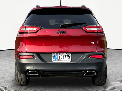 Used 2016 Jeep Cherokee Sport FWD image 8