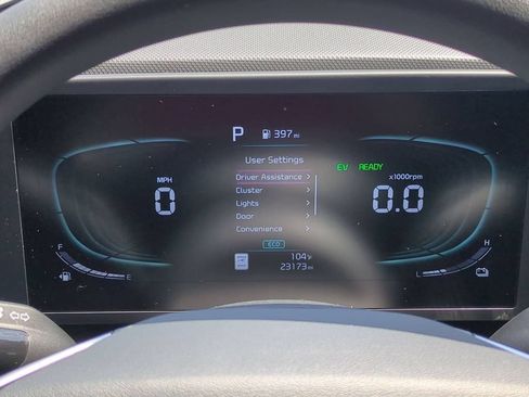 Used 2025 Kia Niro LX FWD image 16