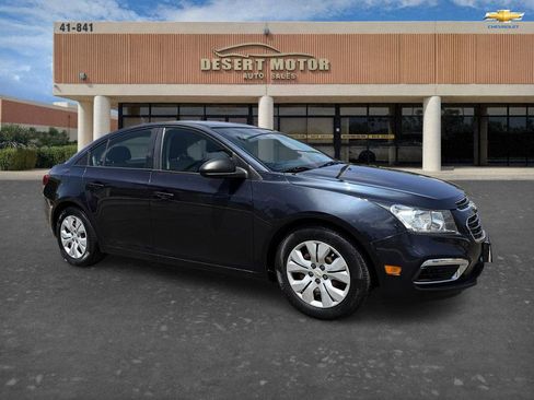 Used 2015 Chevrolet Cruze LS FWD image 3