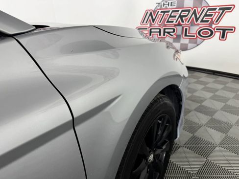 Used 2019 Toyota Camry LE FWD image 28
