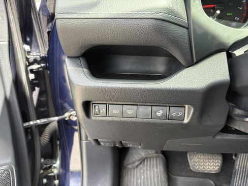 Used 2019 Toyota RAV4 XLE Premium w/ Cold Weather Package AWD/4WD image 13