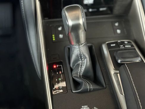 Used 2019 Lexus IS 300 image 35