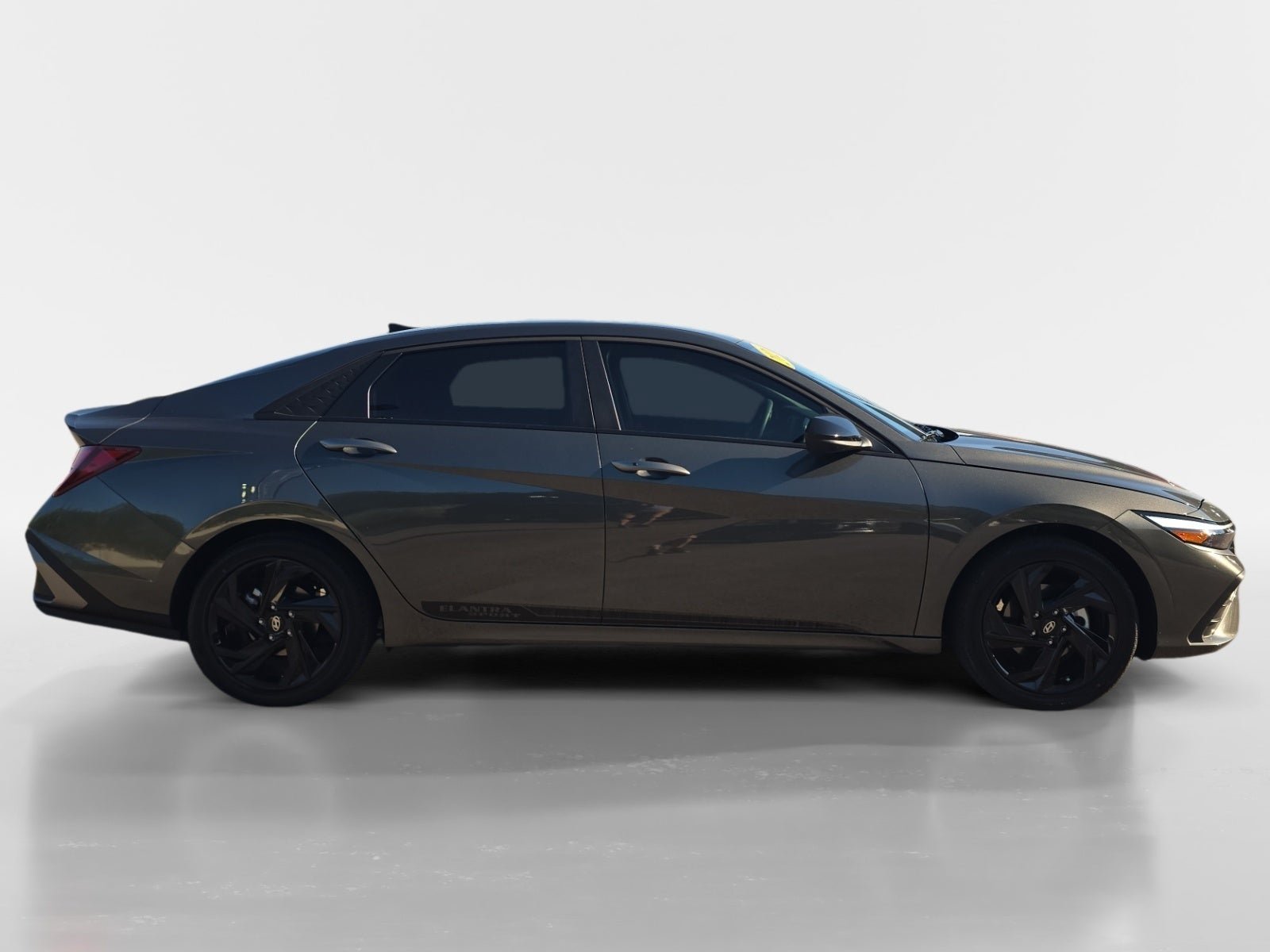 Used 2026 Hyundai Elantra SEL Sport FWD image 2