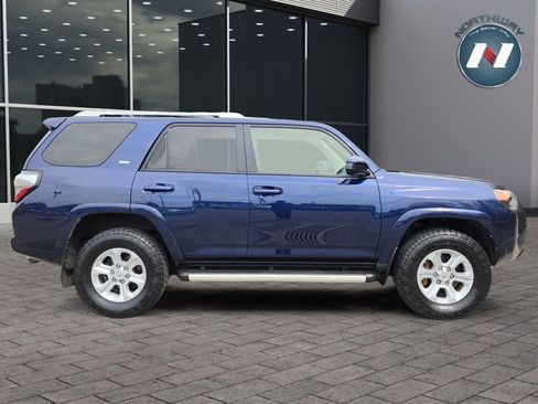 Used 2015 Toyota 4Runner SR5 AWD/4WD image 6