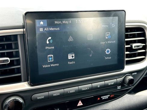 Used 2022 Hyundai Venue SEL FWD image 17