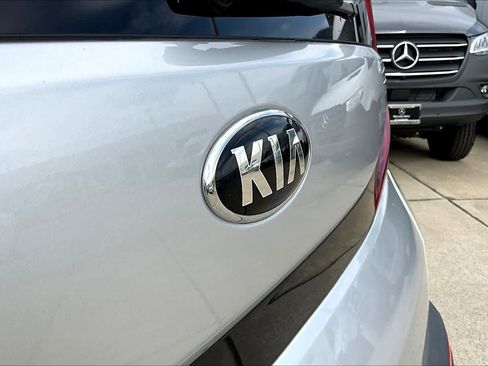 Used 2021 Kia Soul LX image 30