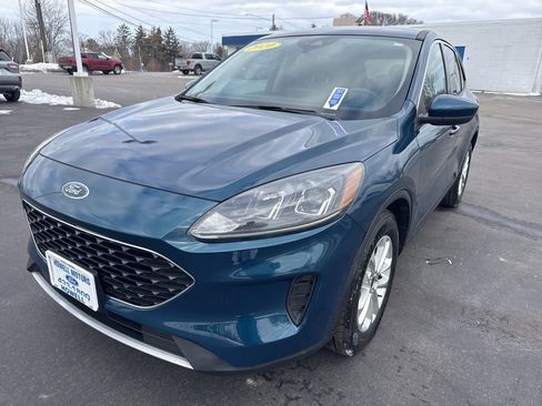 Used 2020 Ford Escape SE image 3