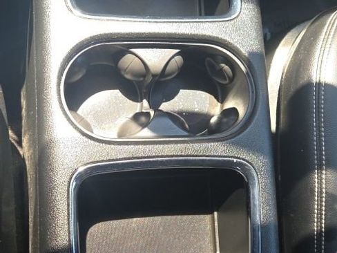 Used 2017 Dodge Grand Caravan SXT w/ Blacktop Package image 33