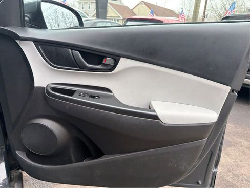 Used 2023 Hyundai Kona SE image 20