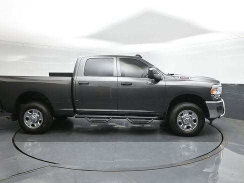 Used 2024 RAM 2500 Tradesman w/ Chrome Appearance Group AWD/4WD image 15