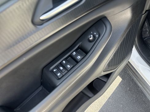 Used 2023 Jeep Grand Cherokee Laredo AWD/4WD image 16