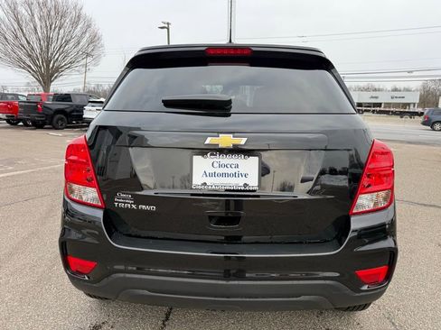 Used 2022 Chevrolet Trax LS w/ Tint and Cruise Package image 11