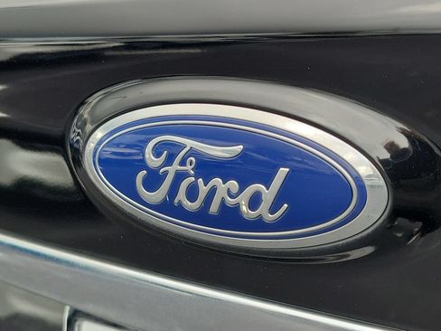 Used 2020 Ford Edge Titanium w/ Equipment Group 301A FWD image 8