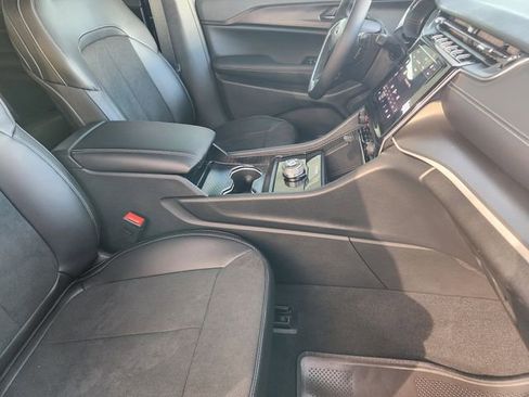 New 2025 Jeep Grand Cherokee L Altitude RWD image 10