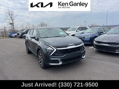 Certified 2023 Kia Sportage EX image 3