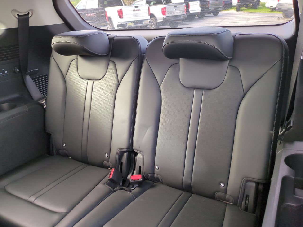 Used 2025 Kia Sorento S FWD image 14
