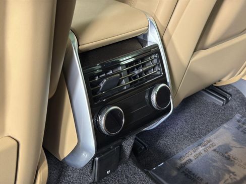 New 2026 Land Rover Range Rover SE image 27