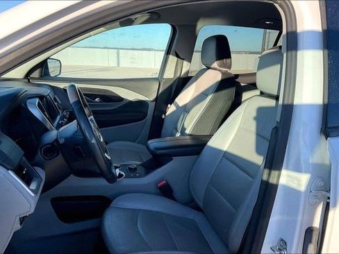 Used 2024 GMC Terrain SLT image 9