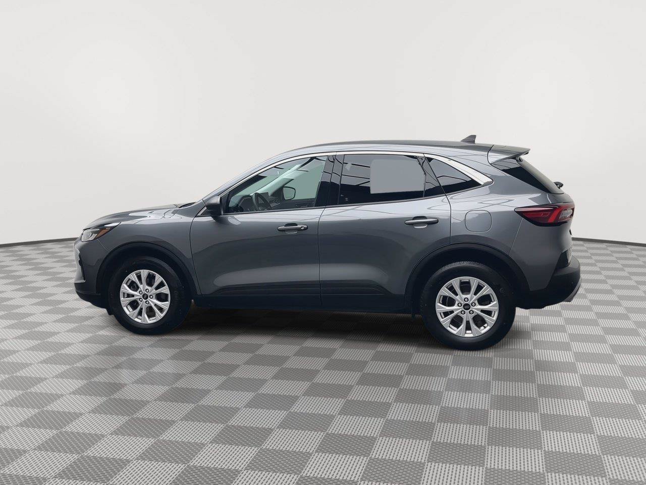 Used 2023 Ford Escape Active w/ Tech Pack #1 AWD/4WD image 35