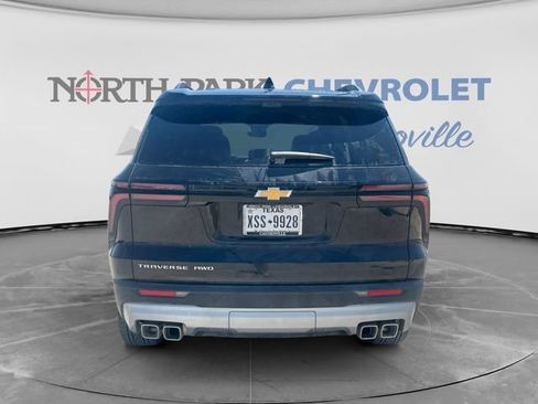 Certified 2026 Chevrolet Traverse LT w/ Sun and Wheel Package AWD/4WD image 3
