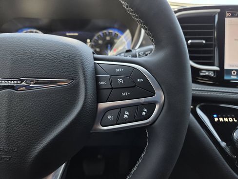 New 2026 Chrysler Pacifica Select FWD image 39