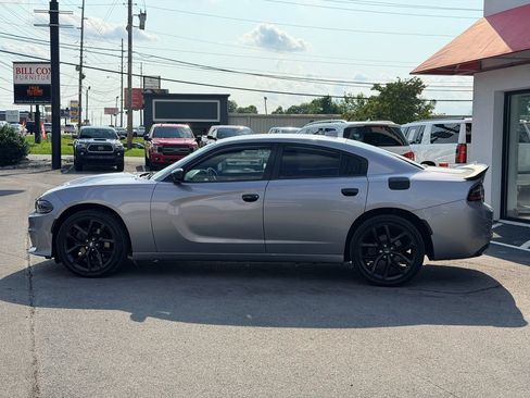 Used 2017 Dodge Charger SXT w/ Driver Confidence Group AWD/4WD image 3