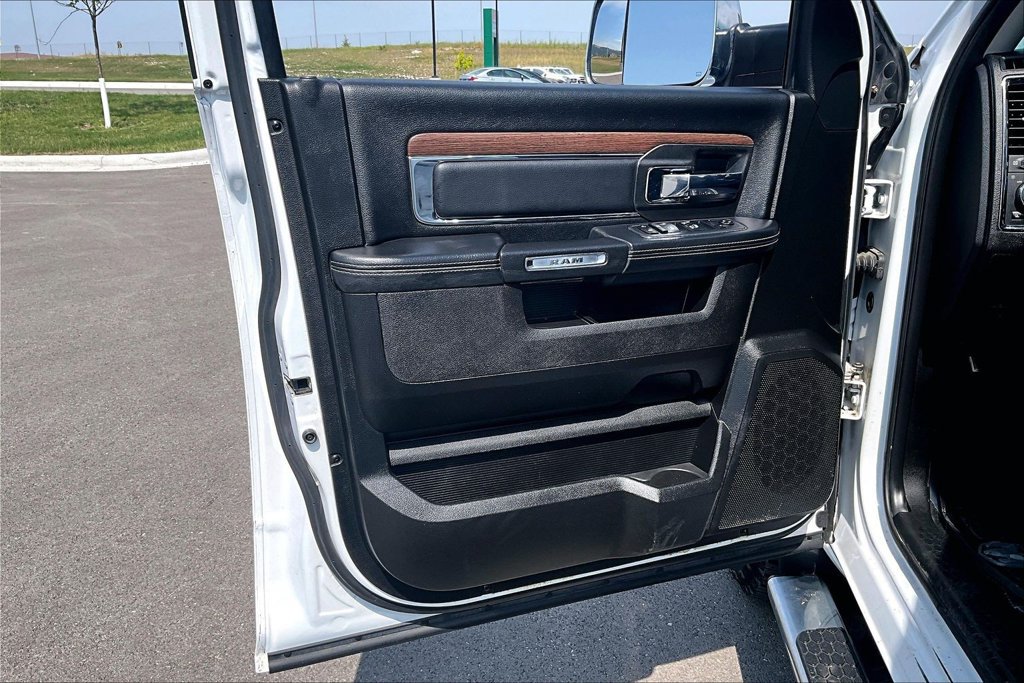 Used 2018 RAM 1500 Laramie AWD/4WD image 23