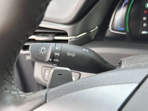 Used 2022 Hyundai Ioniq SE image 23