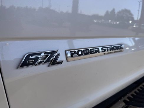 Used 2017 Ford F350 Lariat w/ Lariat Ultimate Package AWD/4WD image 3