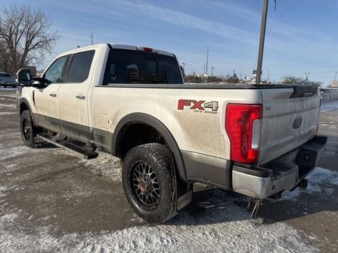 Used 2018 Ford F250 Lariat w/ Chrome Package image 9