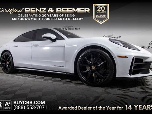 Used 2025 Porsche Panamera image 1