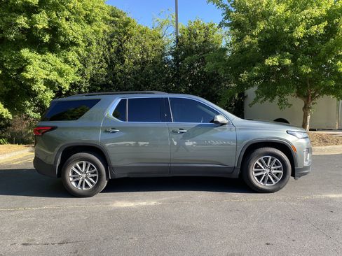 Used 2022 Chevrolet Traverse LT image 10