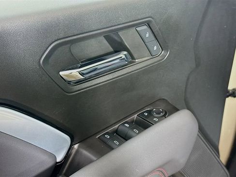 Used 2024 Chevrolet Colorado Z71 AWD/4WD image 19