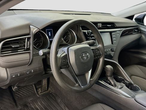 Used 2019 Toyota Camry LE image 18