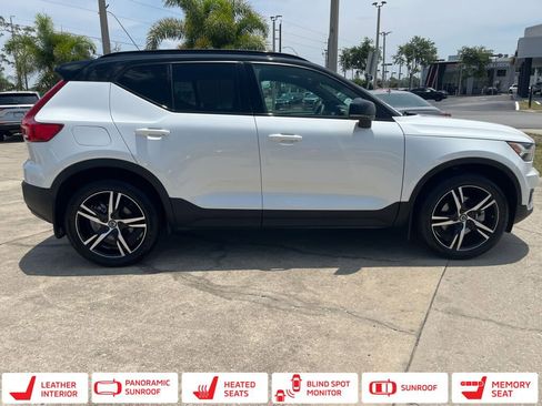 Used 2021 Volvo XC40 T5 R-Design w/ Climate Package AWD/4WD image 2