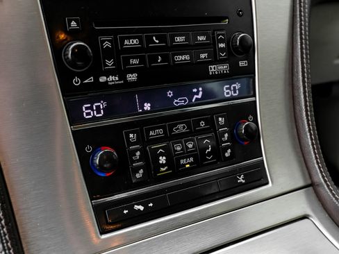 Used 2013 Cadillac Escalade Platinum image 30