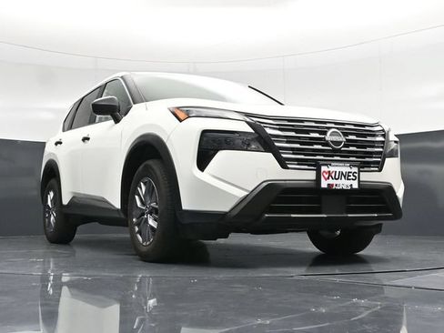 Used 2024 Nissan Rogue S AWD/4WD image 51