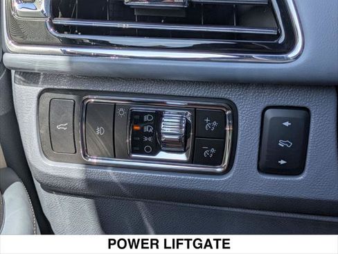 Used 2024 Lincoln Navigator Black Label AWD/4WD image 22