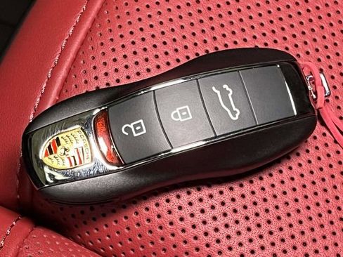 New 2026 Porsche Macan image 43