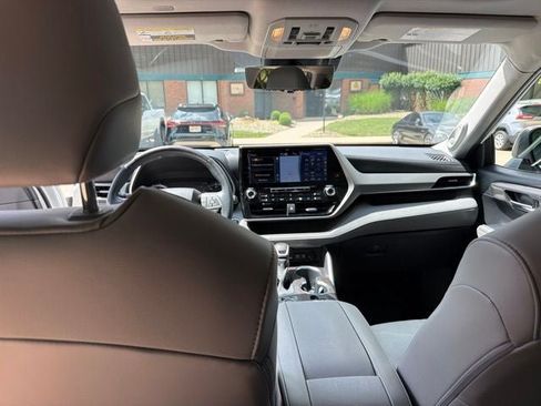 Used 2020 Toyota Highlander Platinum AWD/4WD image 19