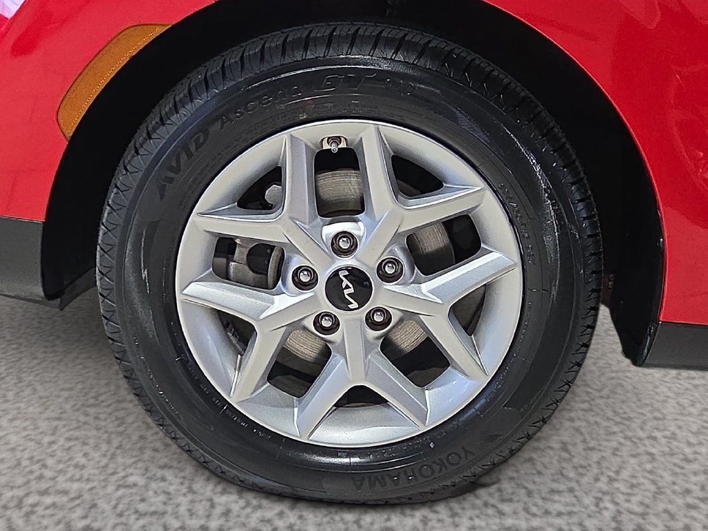 Used 2023 Kia Soul S FWD image 9